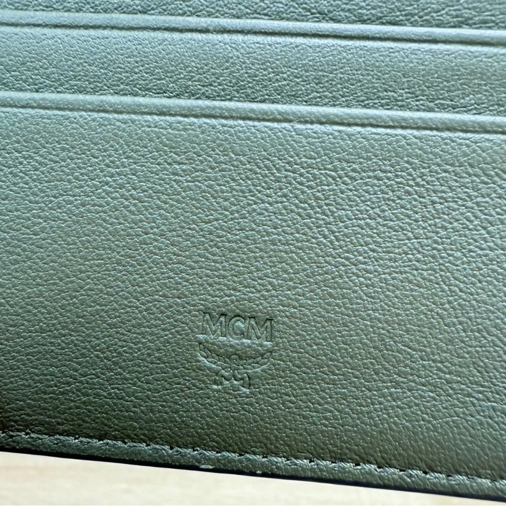 ❗️SOLD❗️MCM Green Leather Visetos Bifold with Money Clip - Picture 10 of 10